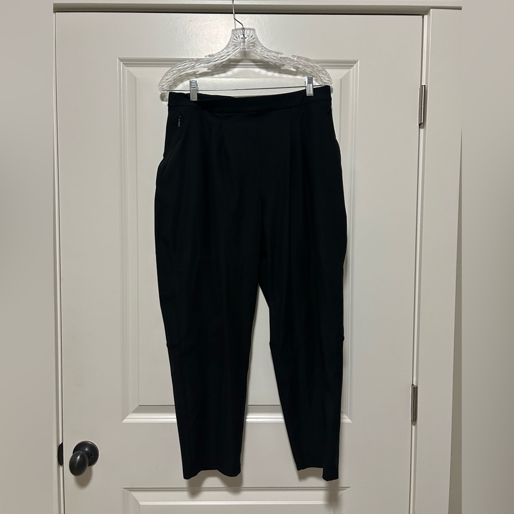 LULULEMON ATHLETICA Trouser Black Pants/ Pleated 12 Like NEW‌